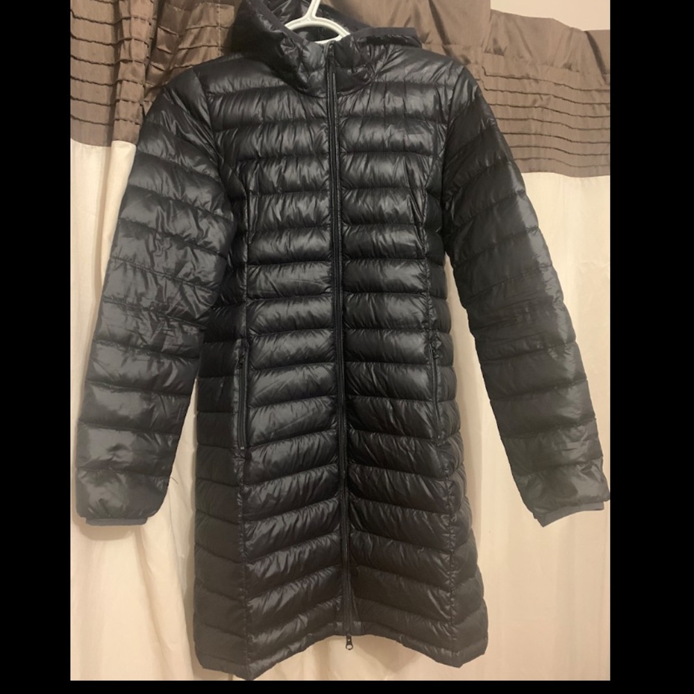 TNA Bravura packable jacket size small black